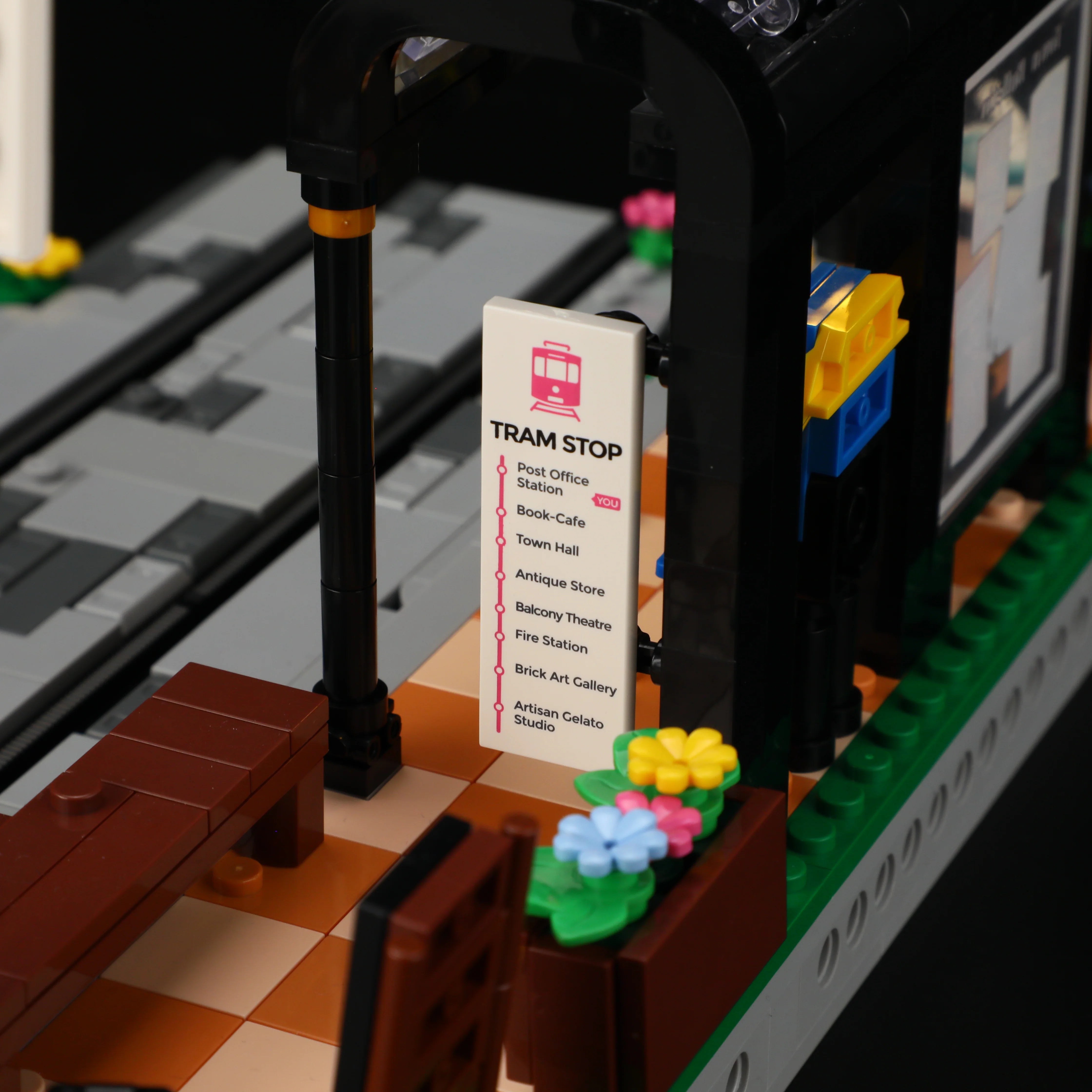 Lumibricks Heritage Tram and Station L9084