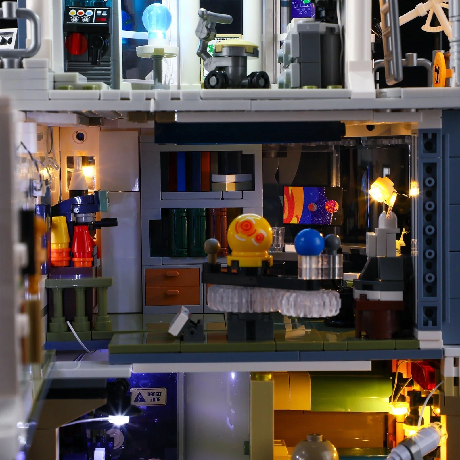 Lumibricks Alpine Observatory L9091