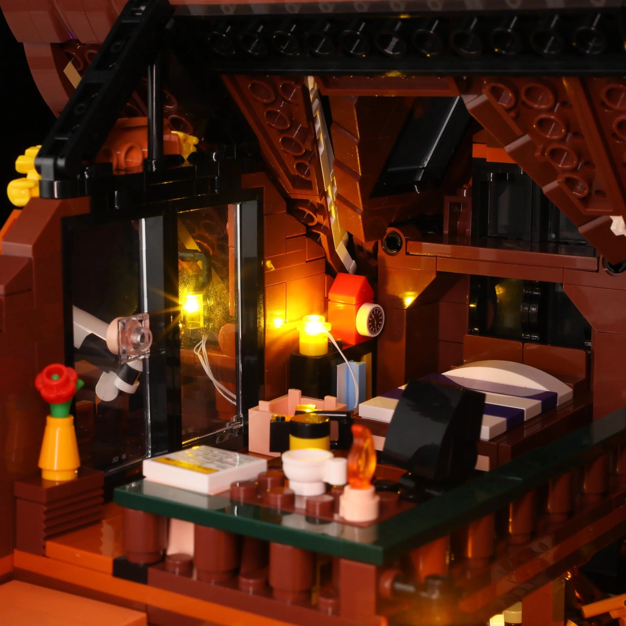 Lumibricks Aurora Cabin L9090