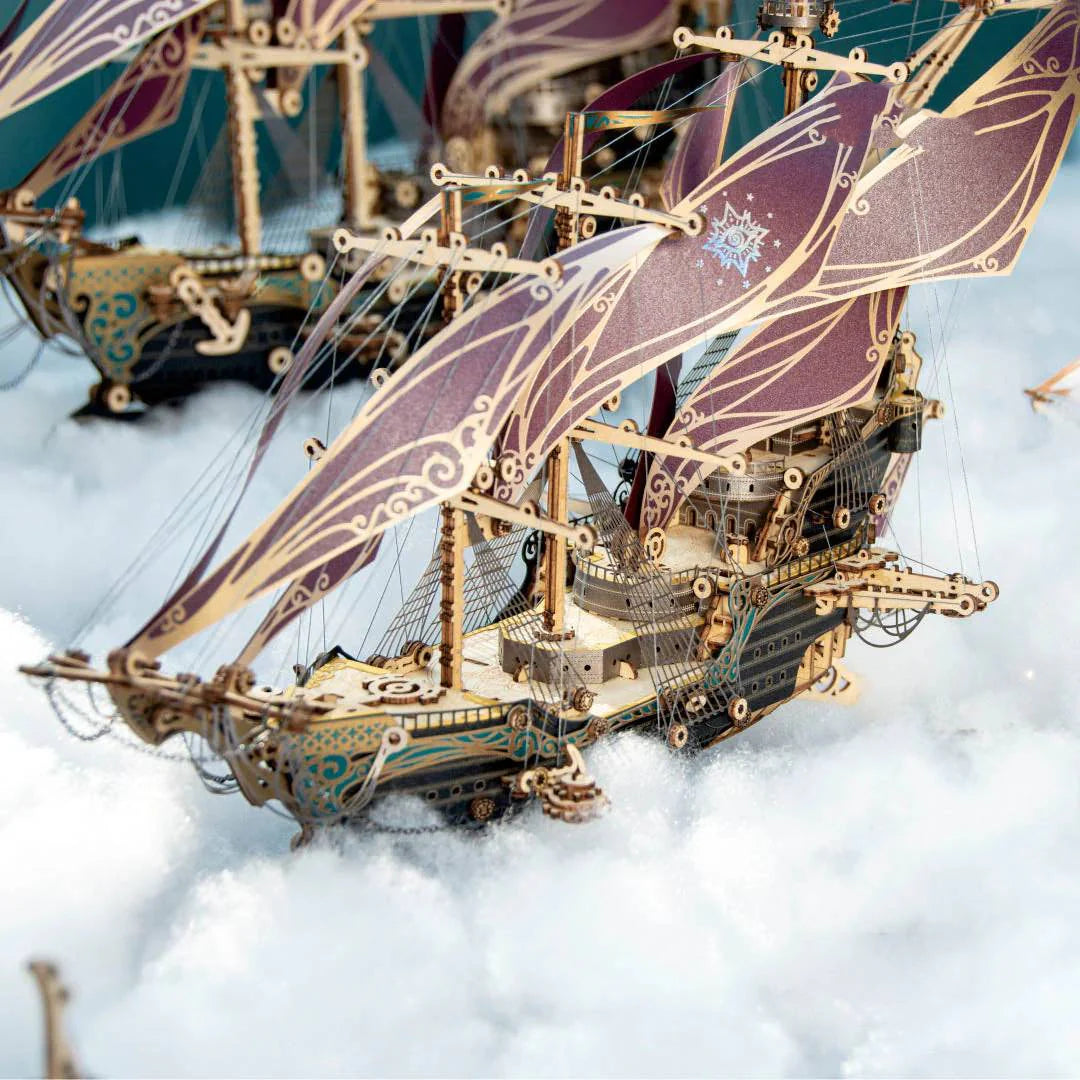 HowCat™Pirate Ship -"Green Futurama" - Higoods
